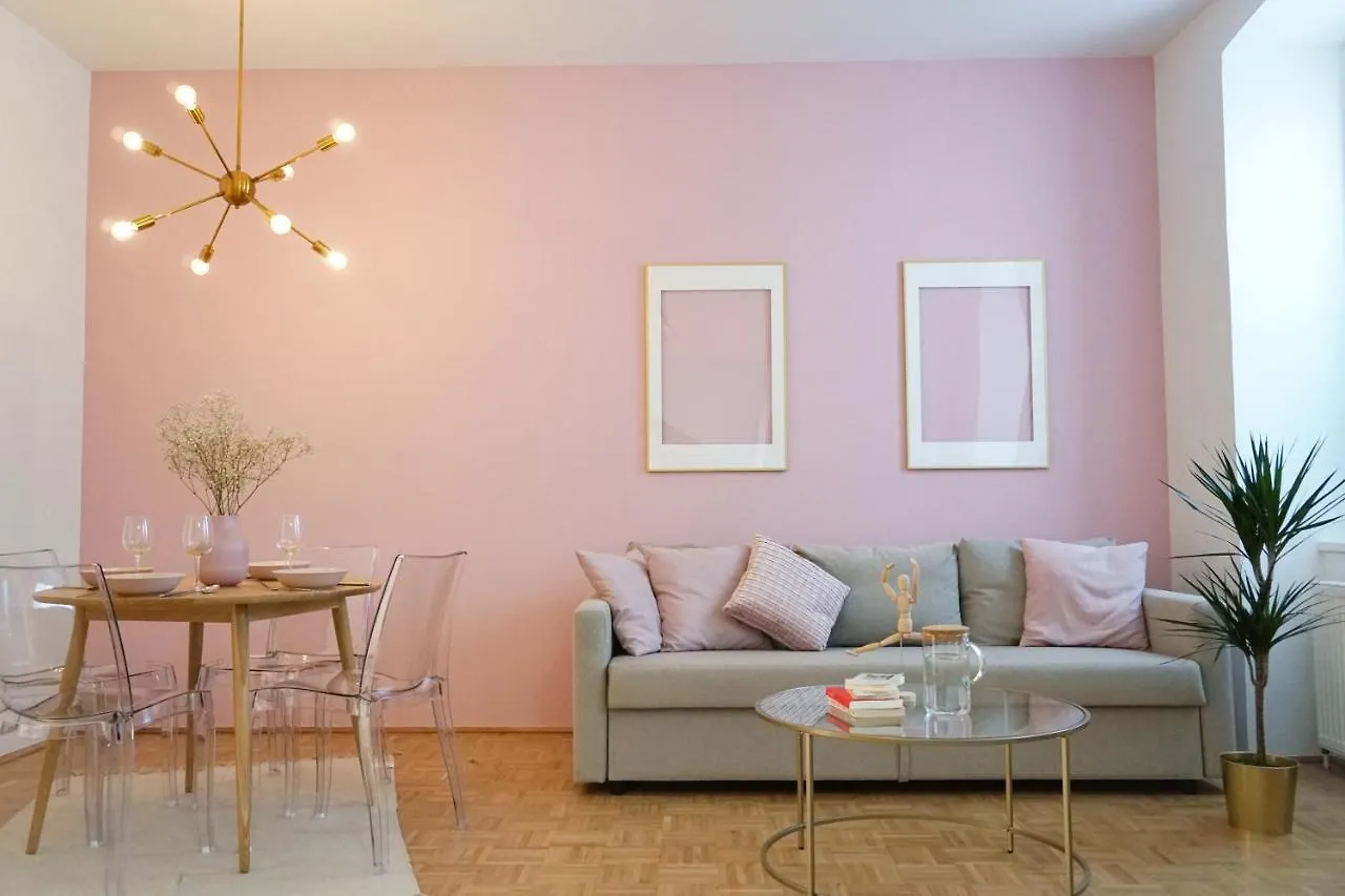 Vibrant Design Apartments - Full Kitchen - Wi-Fi - 18 Mins To City Centre Vienna 0*,